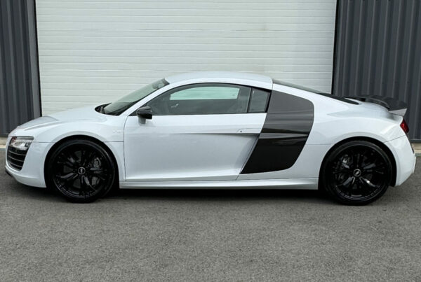 audi-r8-v10-550