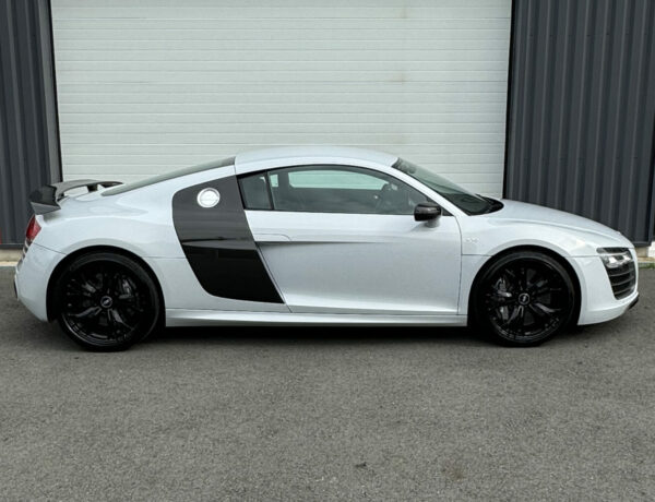 audi-r8-v10-550