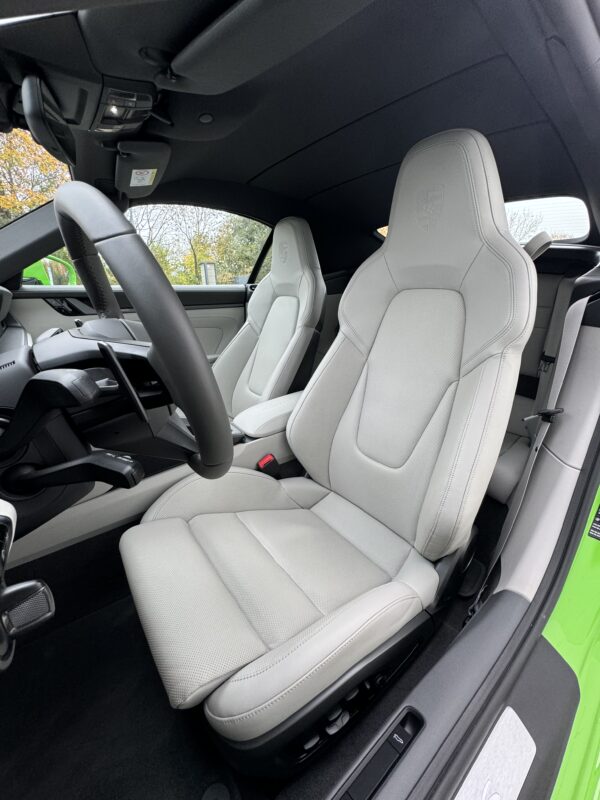 Porsche-911-Carrera-S-Type-922 Cabriolet-interieur